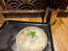 -亮亮面馆(经六路店)