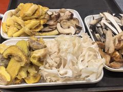 -菌之家·专业纯野生菌火锅·特色炒菌