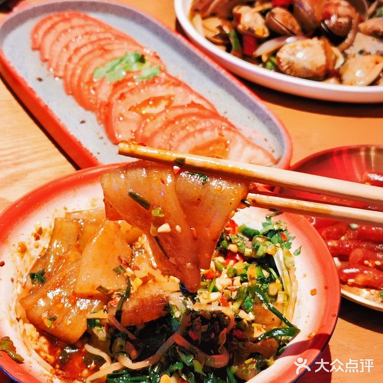 聚点串吧 | 五角场夜宵新据点!这家烤串超正!😍