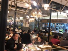 大堂-洪氏嗨捞·猪肚鸡火锅(阳光天地店)