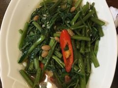 -Dang restaurant (patong phuket)