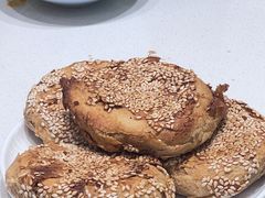 芝麻烧饼-西部马华清真兰州牛肉面·烧烤夜市(关东店)