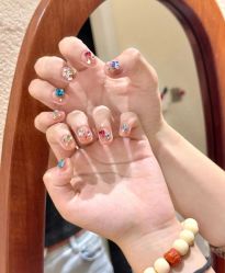 -桃色美甲沙龙