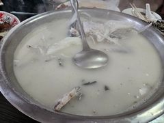 -雪湖煜辰鱼头老店(雪野湖店)