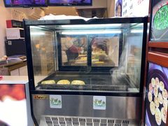 面包甜点陈列柜-辣哭饼(七宝老街店)