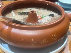 汽锅菌子肉饼-老滇山寨•云南特色菜•地方菜•民族风情歌舞表演(金碧店)
