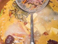 -洱火云南酸菜牛肉火锅(石景山当代商城店)