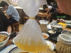 -云阿蛮云南生烫牛肉米线(奉贤路店)