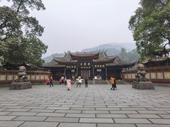 -峨眉山报国寺