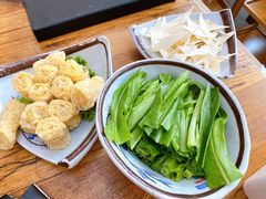 -毛辣果·贵州红酸汤牛肉火锅(西单店)