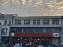 -乡村木柴铁锅炖饭店