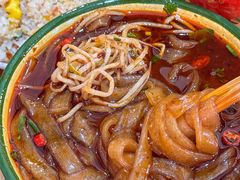 -拈签一笑黄牛肉辣卤串串