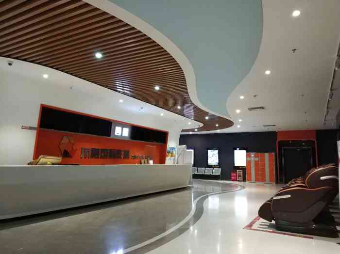 银兴东融国际影城在五环天地3楼,星巴克楼上.