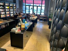 -阅西安新华书店(翠华南路店)