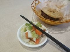-闫家驴肉老店(华电一校店)