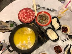 -鲜入围煮花胶鸡海鲜火锅