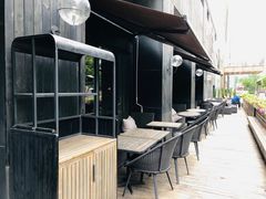 露天位-Carbon莫卡哆·意大利复古集市餐厅(杭州大厦店)