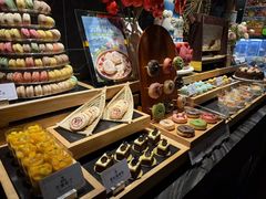 -雍容荟帝王蟹活龙虾展台自助(IFS黑金店)