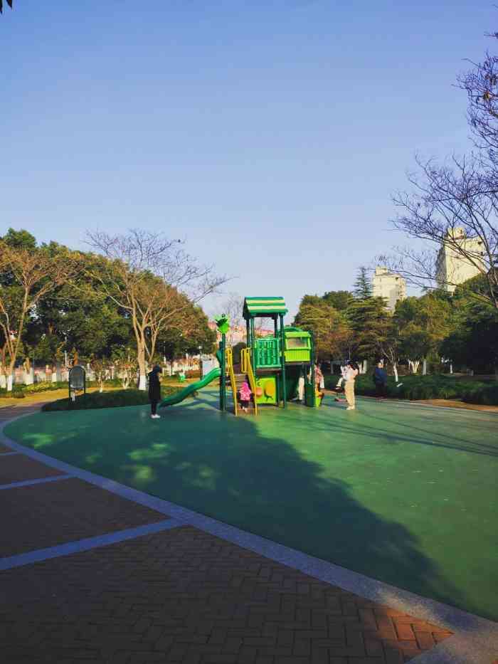 合庆公园-"上海奶奶家在蔡路镇方向,所以离合庆公园比.