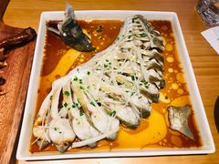 清蒸武昌鱼-莲餐厅·湖北菜·藕汤是头牌(愚园路店)