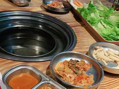 -青瓦炭韩潮烤肉(花园道店)