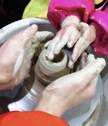 -泥娃娃DIY陶吧(易生活购物公园店)