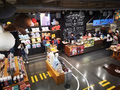 -LINE FRIENDS Garosu-gil Flagship Store