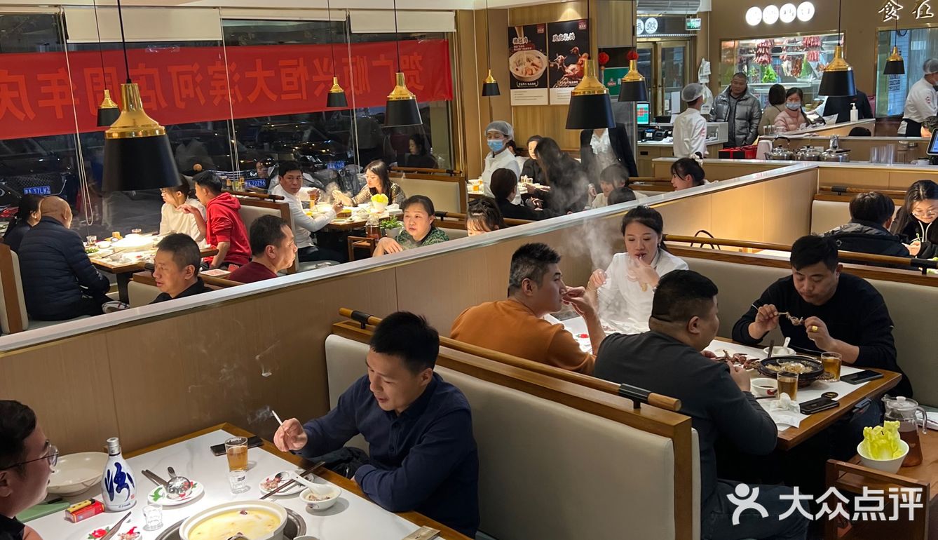 今天老苏在这发现了一家宝藏粤菜 就连厨师都是广东人