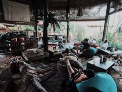 -乌托邦酒吧和餐厅