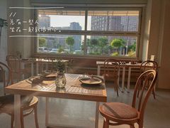 靠窗位-小满Grainkitchen(滨江商业广场店)