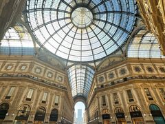 -文艺复兴百货(米兰大教堂广场店)