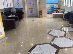 -茂菊口腔连锁(浦东南路店)
