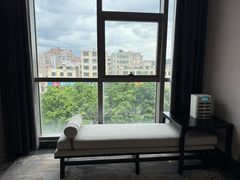 -雲宜贵宾舍酒店(深圳龙东地铁站店)