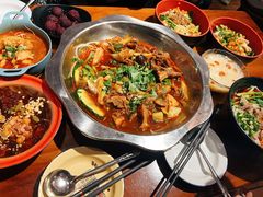 -爆炸头阿姨小四川正宗川味小吃(无任何分店)