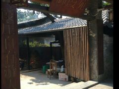 -御霞苑泥烩鸡休闲农庄