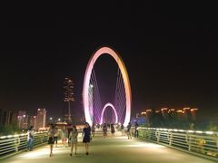 -南京眼步行桥
