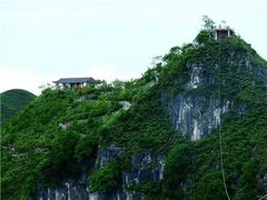 -百色大石围天坑群