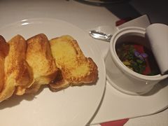 -弦月窗LUNETTE BY AMANDA(复兴路店)