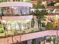 -瑞虹新天地月亮湾