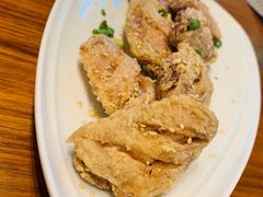 -Chom Cafe and Restaurant