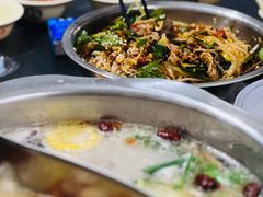 -周良天山牛杂城(天山路总店)