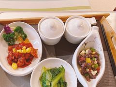 -爱的果实月嫂育婴师(世纪东方店)