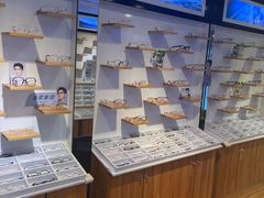 -MiRi眼镜·蔡司·星趣控·尼康控优点视觉合作店(南京东路店)