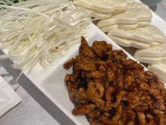 京酱肉丝夹-北李妈妈菜·海肠捞饭(高新万达店)