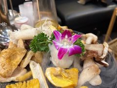 -一朵菌·野生菌探索家火锅(南亚店)
