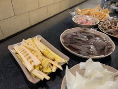 -洞亭火锅(防空洞总店)