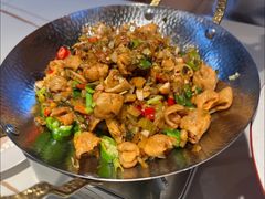 -阿瓦山寨·湘菜现炒·剁椒鱼头王(咸阳总店)