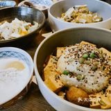 四点半到的时候有点早，五点钟才开始营业，坐了会儿