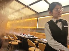 -钱小奴海鲜自助黑金店(杭州滨江龙湖店)