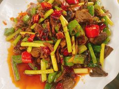 蒜苗炒鸡杂-漫渡庄绿岛花园•隐世庭园菜(滨湖店)